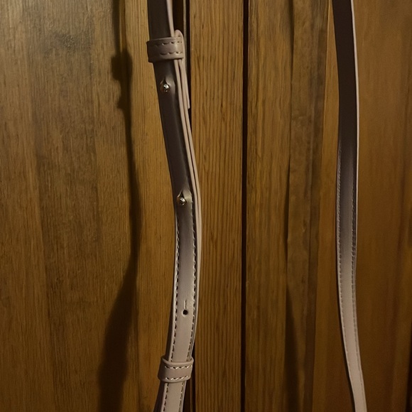 Samara blush bucket style crossbody - Picture 3 of 5